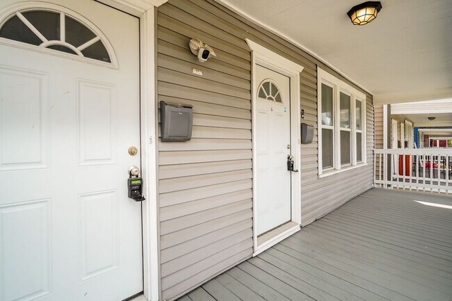 Foto del edificio - 764-766-766 Kelton Ave