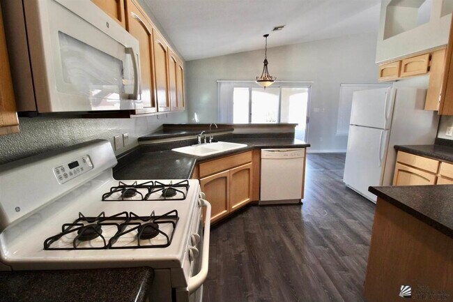 Foto del edificio - 10592 E 38th Ln