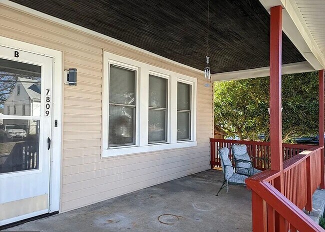 Foto del edificio - 7809 Wilson Ave