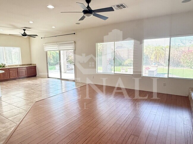 Foto del edificio - 2778 E Courtney St