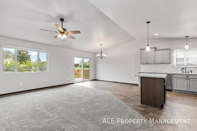 Foto del edificio - 575 Quinton Ln