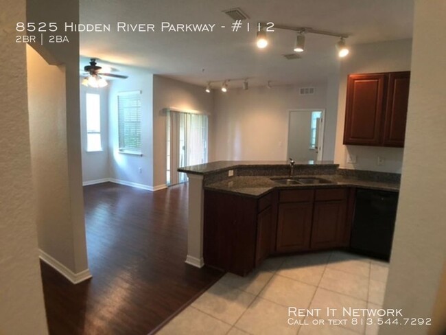 Foto del edificio - 8525 Hidden River Pkwy