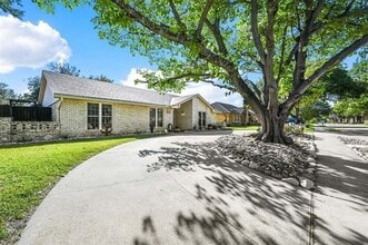 Building Photo - 428 Park Bend Dr