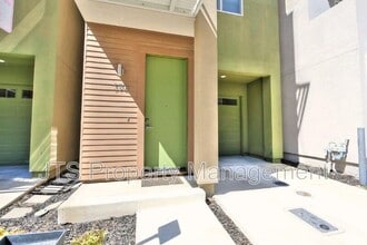 Building Photo - 396 Midstream Ln