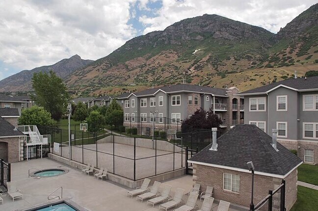 Foto del edificio - 392 N Seven Peaks Blvd