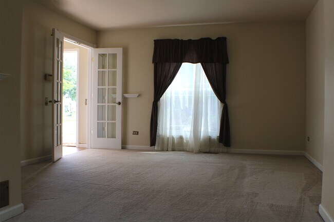 Foto del edificio - 1640 Glacier Pkwy