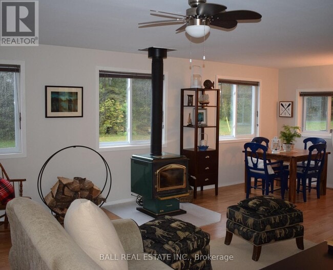 Photo du bâtiment - 86 Renwick Rd