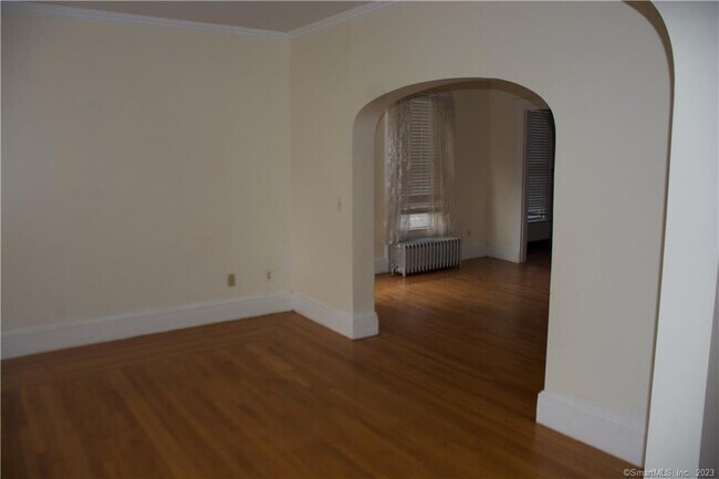 Building Photo - 799 Elm St
