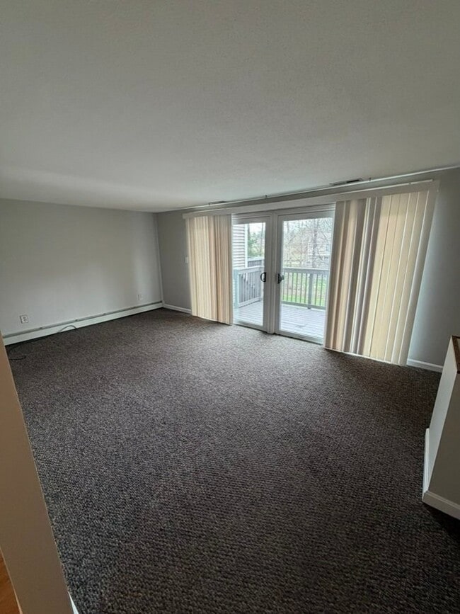 Foto del edificio - 136 Canterbury Ln