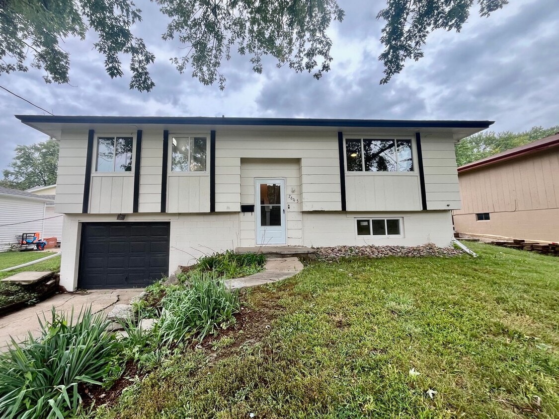 Move-In Ready Home with Stylish Upgrades i... - Move-In Ready Home with Stylish Upgrades i...