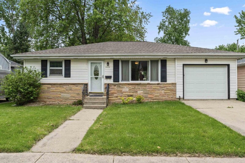 Foto principal - 2830 Moland St