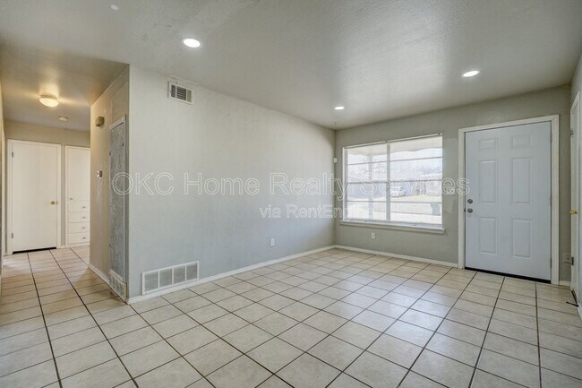 Foto del edificio - 1616 McGregor Dr