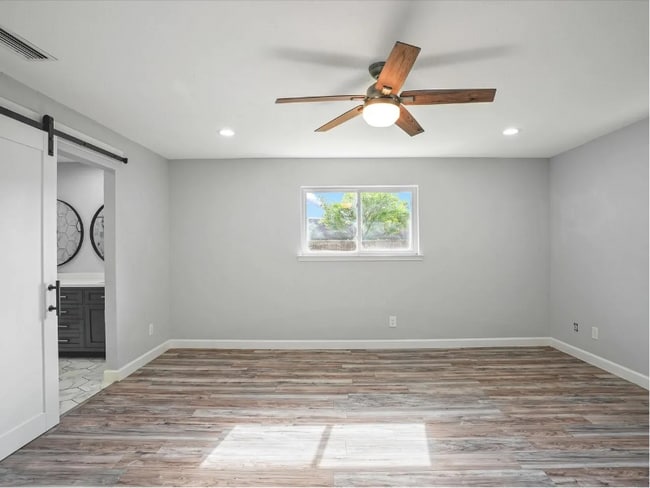 Photo - 900 Westminster Dr House