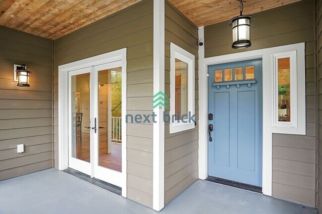 Foto del edificio - 3 Bed 2.5 Bath for Rent in Lake Forest Park!