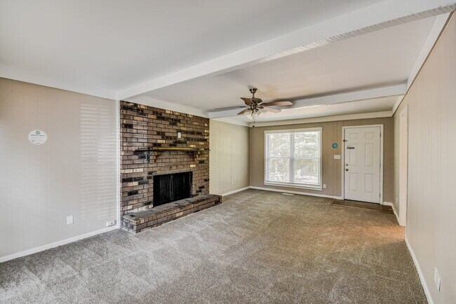 Foto del edificio - 1541 Cedargate Cir