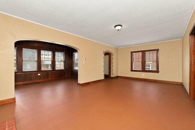 Building Photo - 416 Delaware Ave