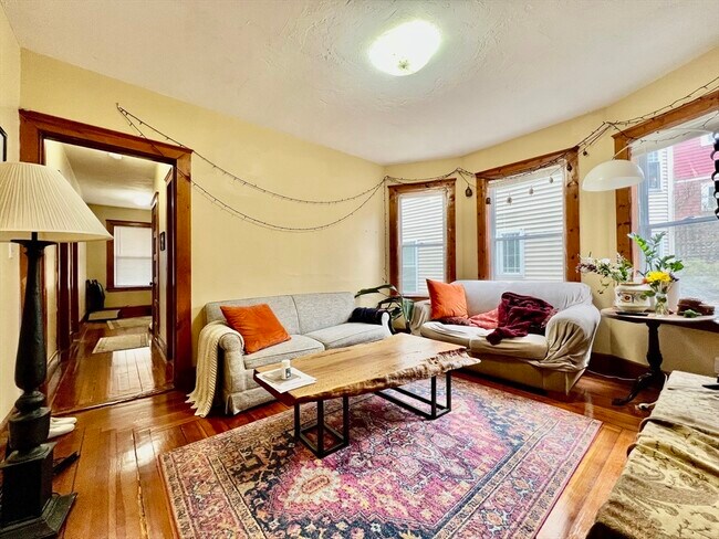 Foto del edificio - 69 Woodlawn St