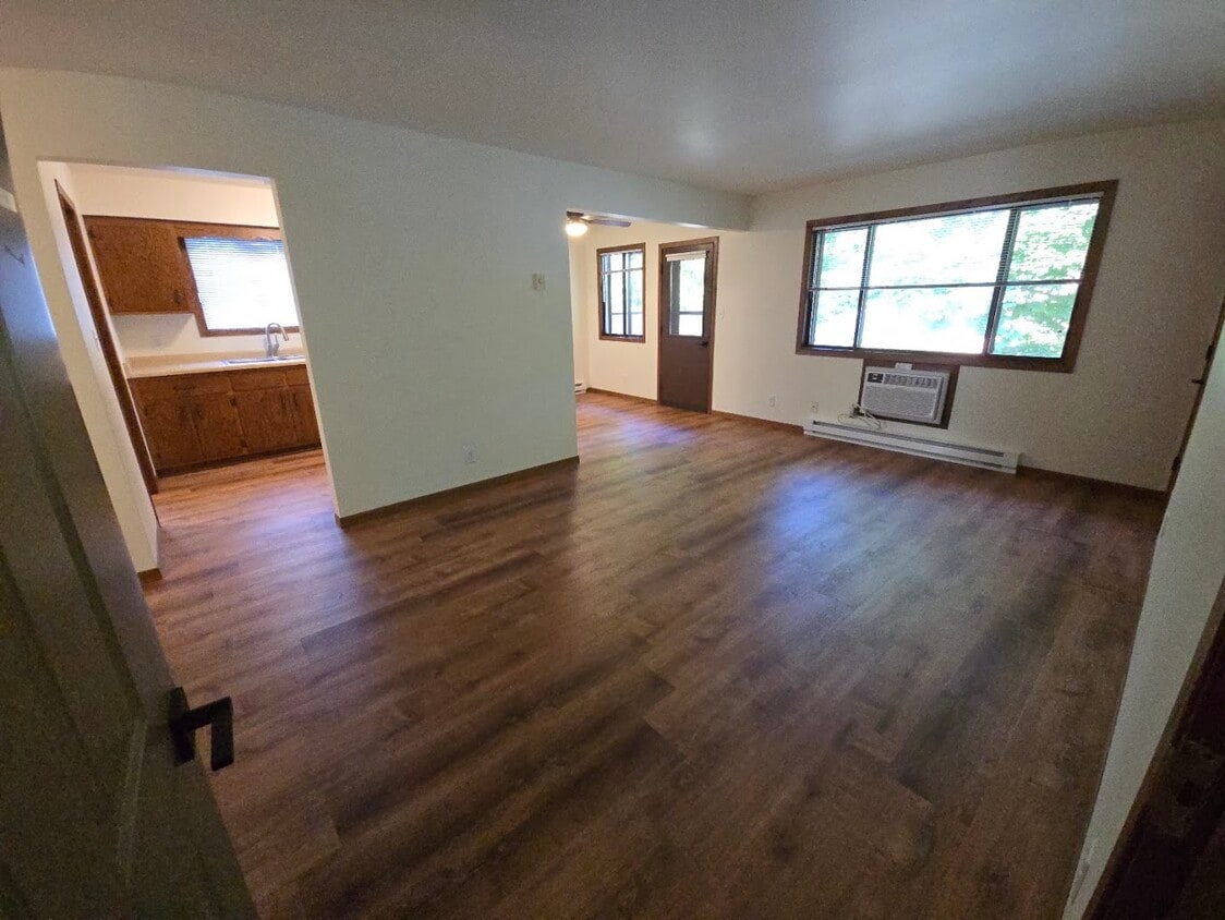 Entrance View - 141 Maple Ave S