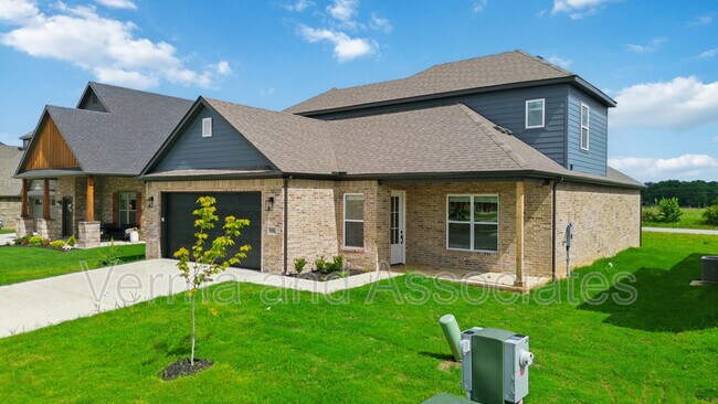 Building Photo - 980 Trestle Ln
