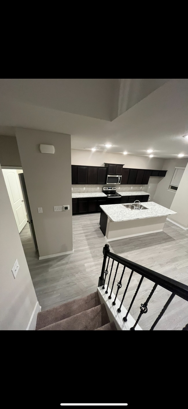 Building Photo - 2312 Davenport Dr