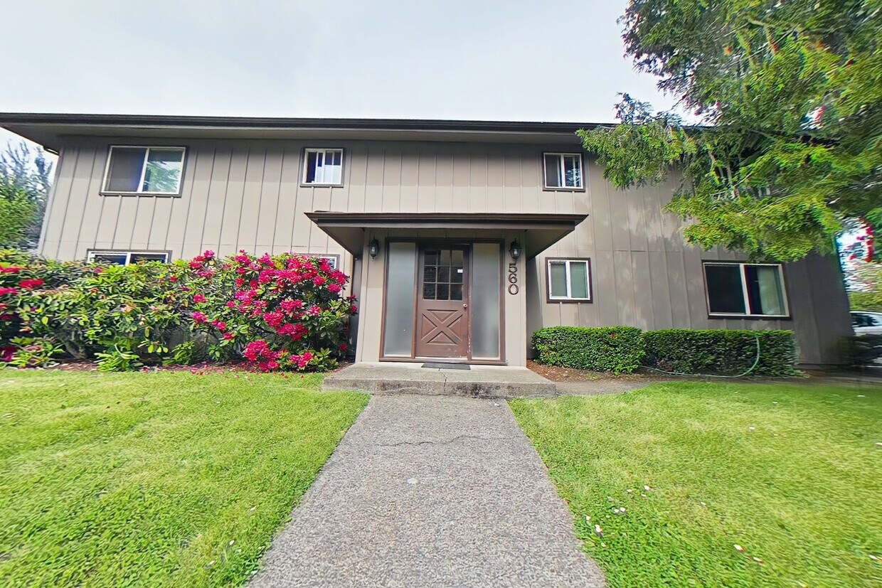 Primary Photo - 2 Bedroom Apartment ~ Close to Campus