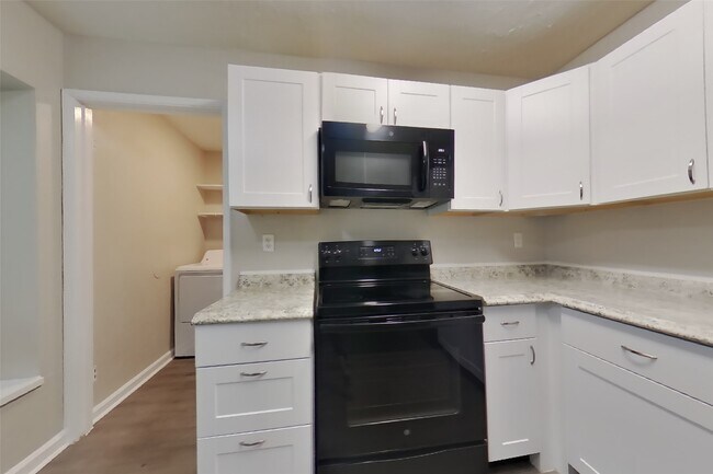 Building Photo - 17503 Nordway Dr