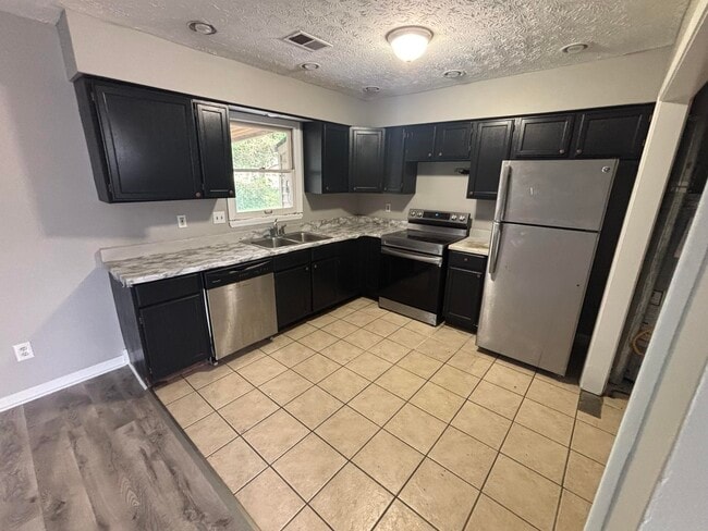 Building Photo - 3183 Beaver Creek Dr