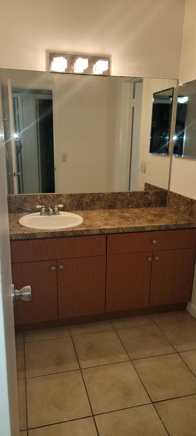 Foto del edificio - 7210 NW 179th St