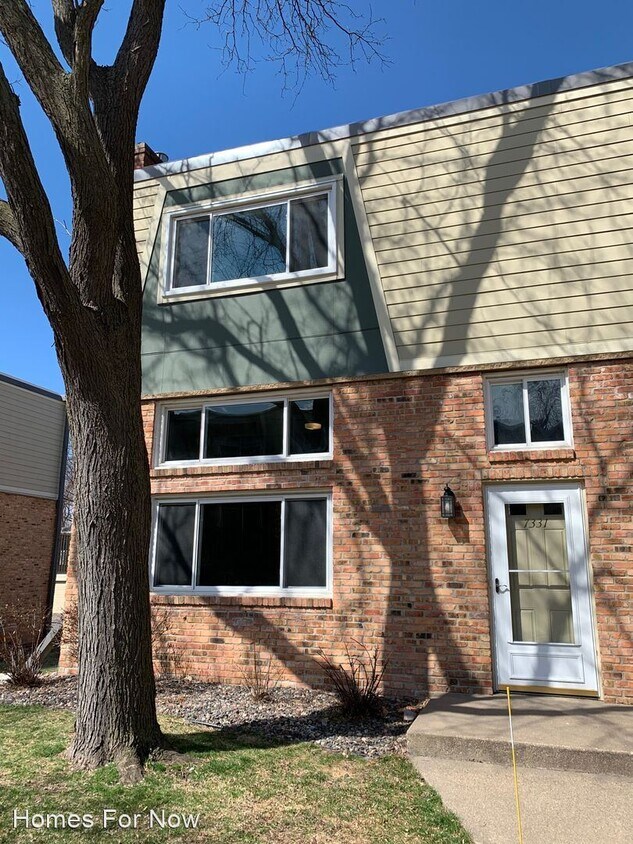 Primary Photo - 3 br, 2.5 bath House - 7331 W Franklin Ave