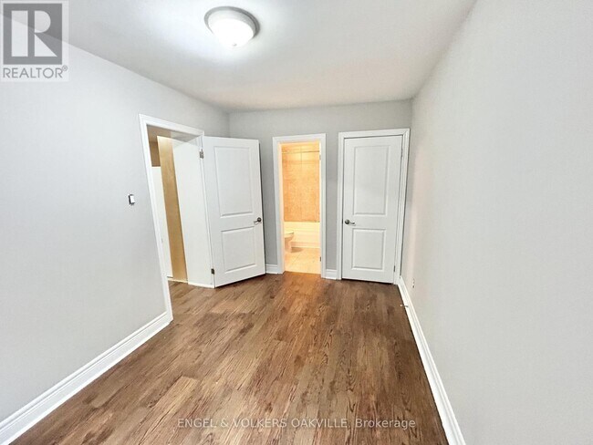 Photo du bâtiment - 15 Thirty Third St