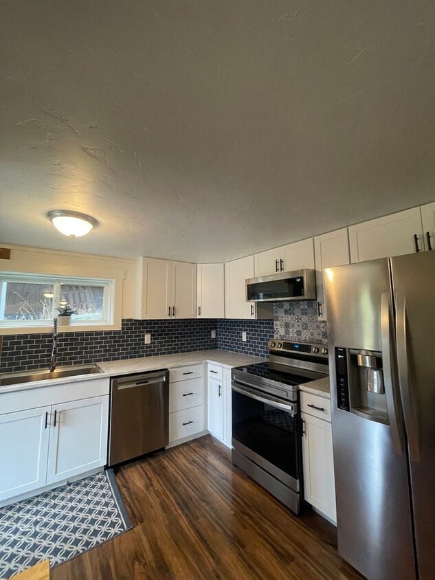 Foto principal - Long Term Remodeled 2 Bedroom, 1 Bathroom