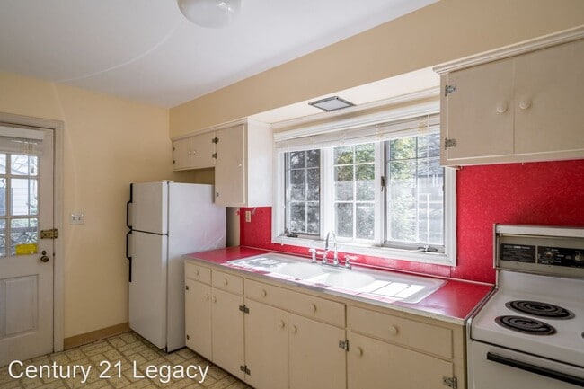 Building Photo - 1 br, 1 bath House - 830 W Pine St