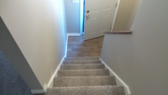 Building Photo - NEW Lower rate!  3 bed, 2 bath North of th...