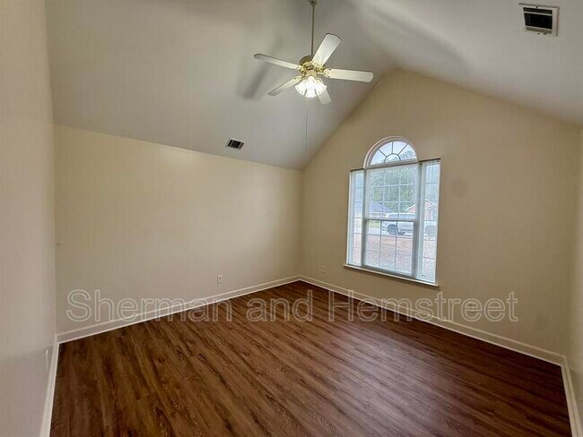 Building Photo - 3026 Manchester Dr