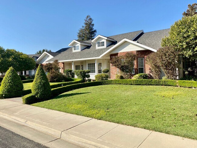 Building Photo - 4 br, 2.5 bath House - 205 N Jonna Ave