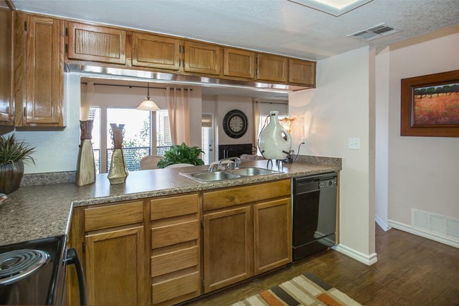 Large Kitchens - The Pointe Apartments