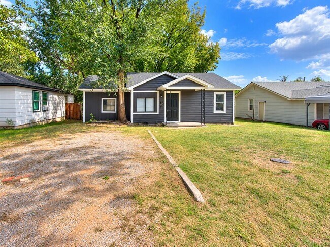 Building Photo - 6114 Jacks Ave