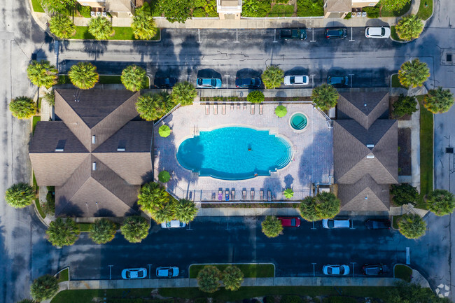 Piscina - Ridgepointe at Cagan Crossing