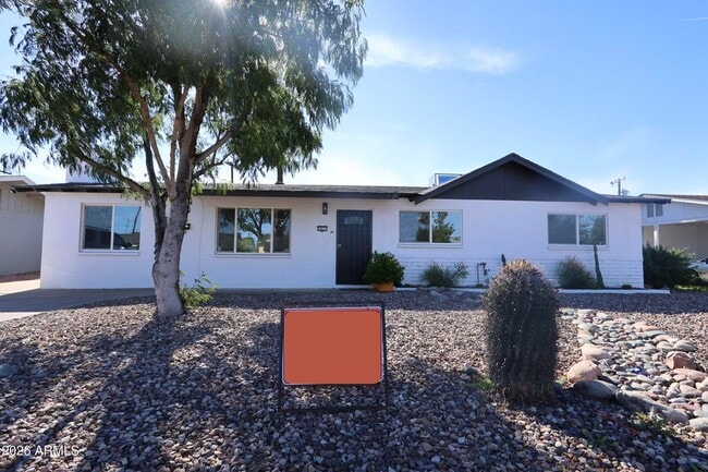 Foto del edificio - 1011 W Elna Rae St