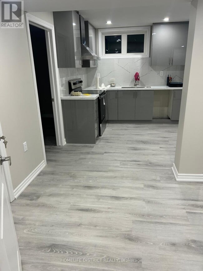 Building Photo - 807 Apple Terrace