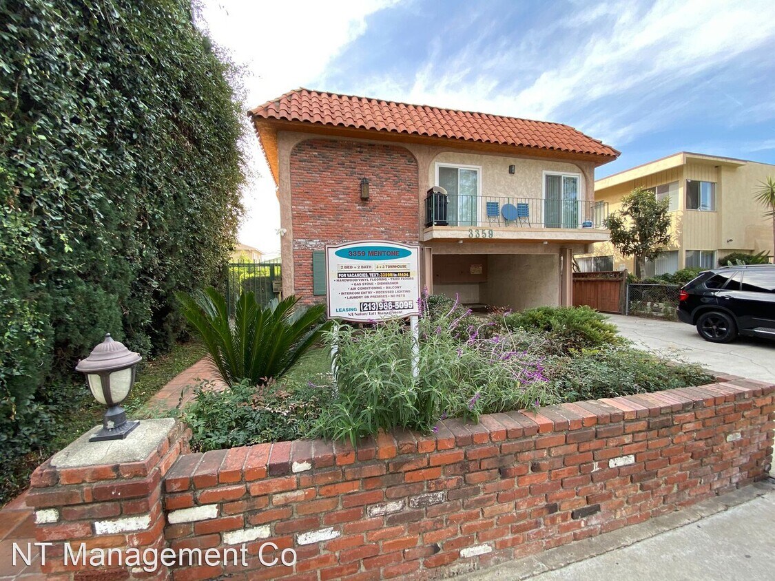 Primary Photo - Studio, 1 bath Apartment - 3359 Mentone Av...