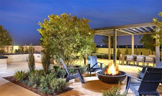 Foto del edificio - 4461 S Bryant Pso