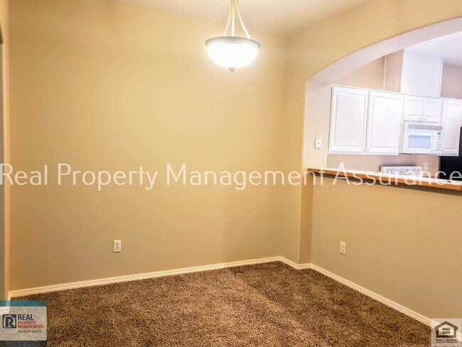 Foto del edificio - Peaceful 2BR/2.5BA Townhome Tigard/Beaverton