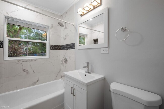 Building Photo - 2 br, 1 bath House - 6813 South Champlain ...