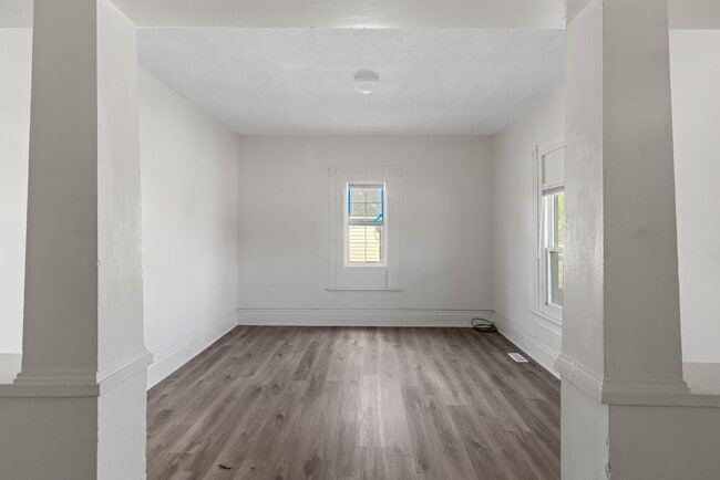 Building Photo - 1107 S Willow St