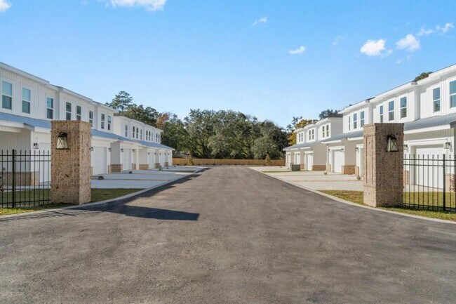 Foto del edificio - 519 Hill Ln