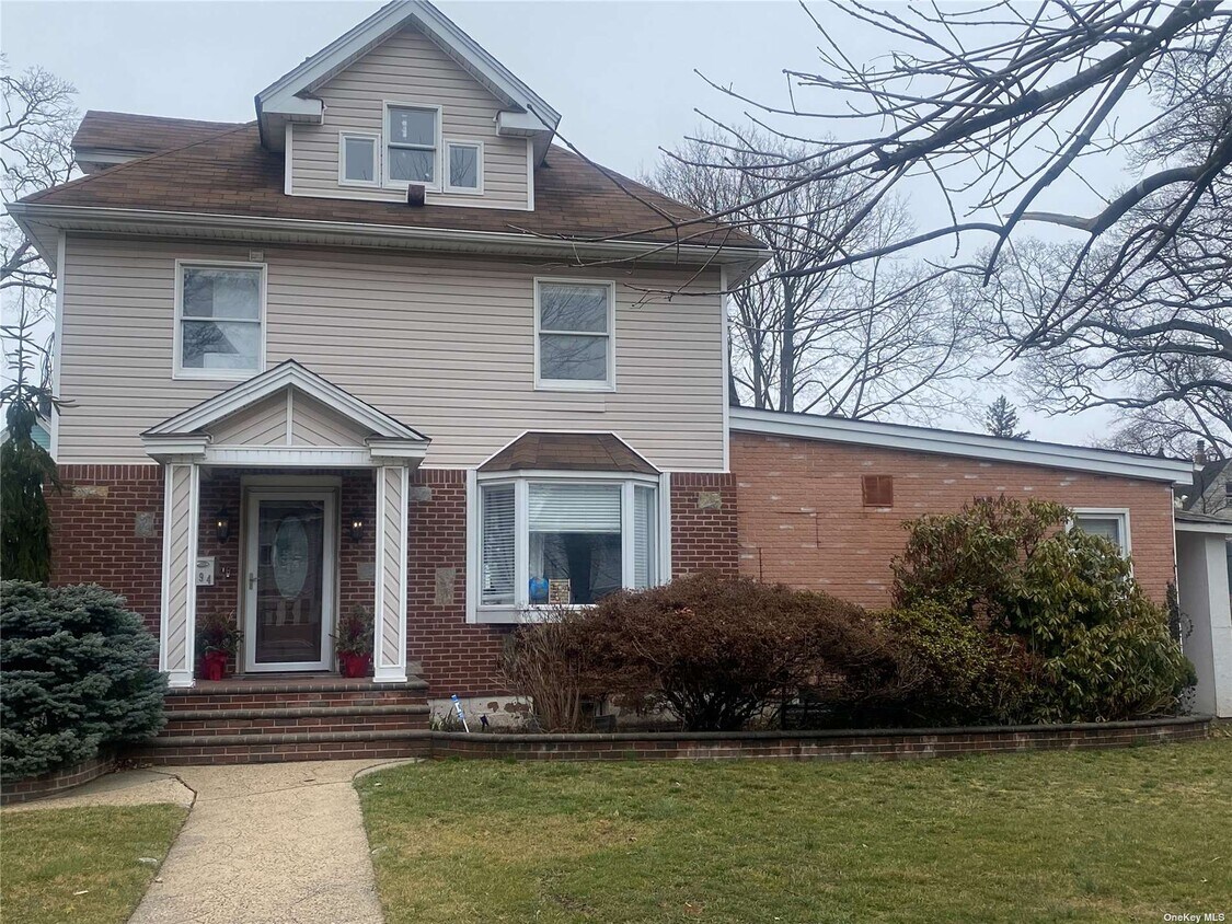 Primary Photo - 194 Randall Ave