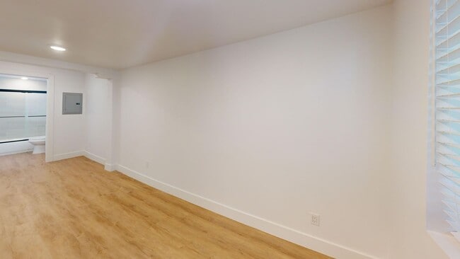 Interior Photo - ALLESANDRO