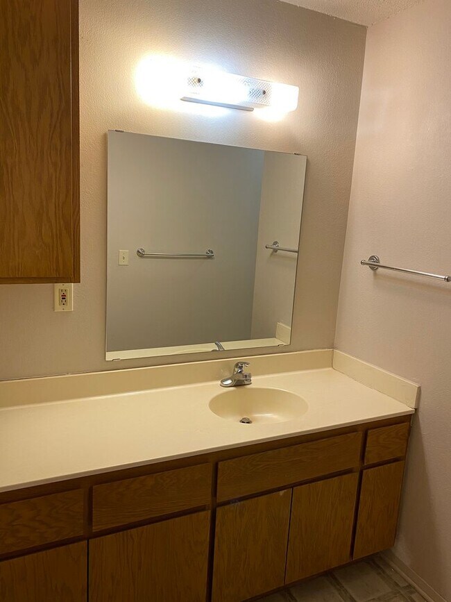 Foto del edificio - One Bedroom