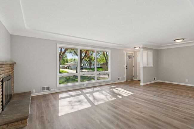 Foto del edificio - 6416 Wilryan Ave